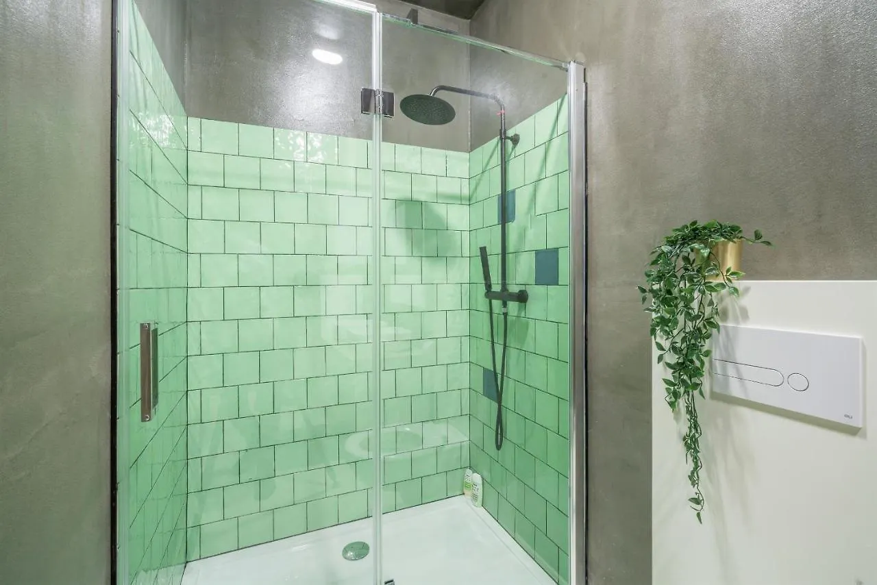Antwerp Central Residence 0*,